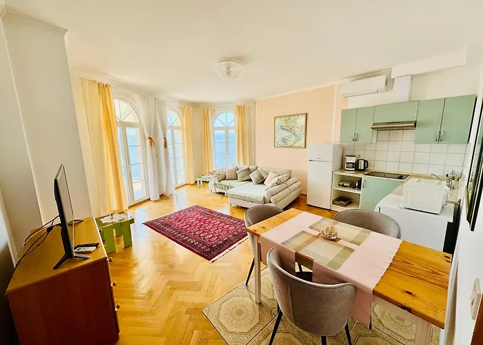 Apartamento Glavas,eckwohnunge Fuer 2 Personen Novi Vinodolski